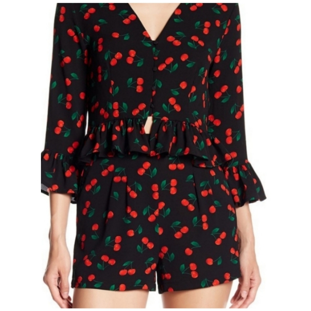 ROMEO & JULIET COUTURE Cherry Print Shorts